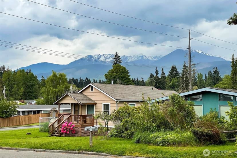Property photo for 915 W 11th St, Port Angeles photo 35