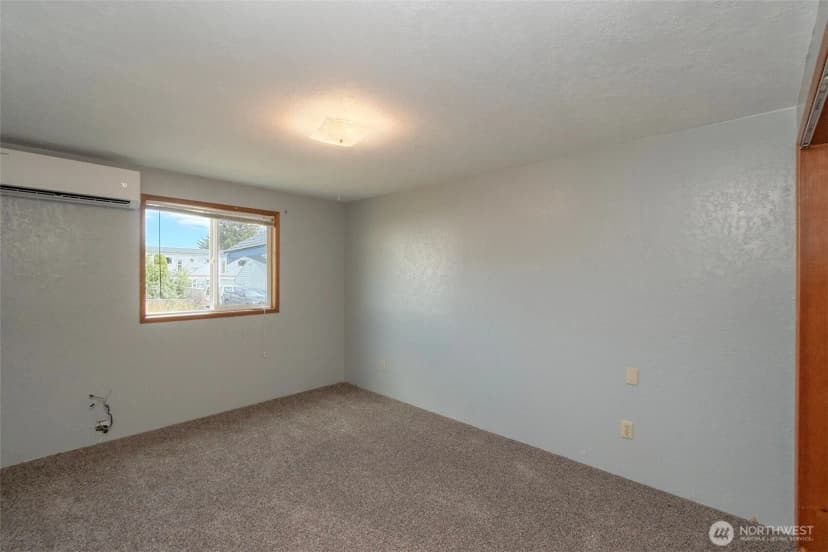 Property photo for 915 W 11th St, Port Angeles photo 15