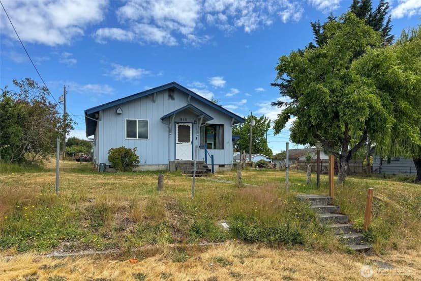 Property photo for 915 W 11th St, Port Angeles photo 40
