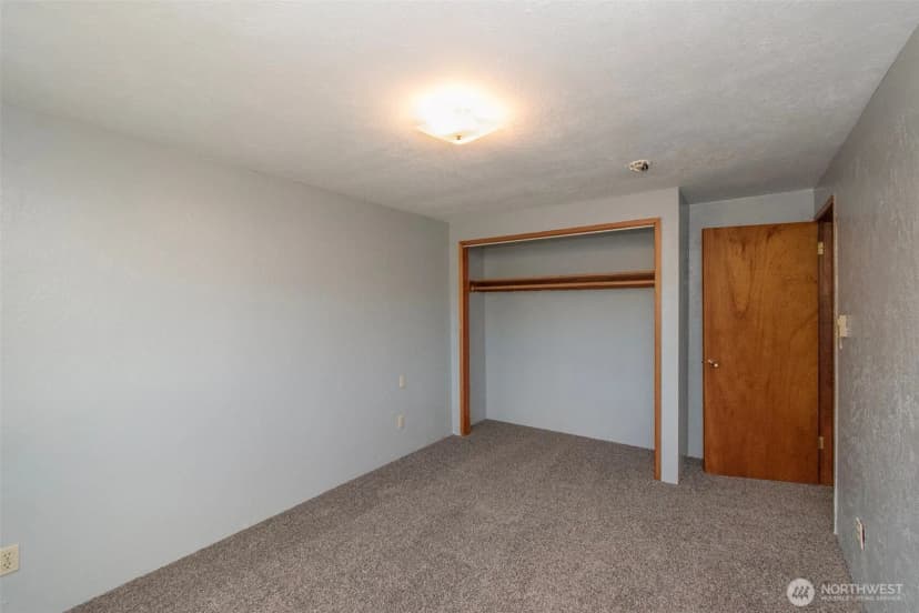 Property photo for 915 W 11th St, Port Angeles photo 16