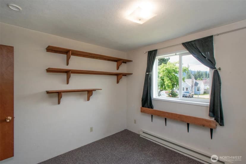 Property photo for 915 W 11th St, Port Angeles photo 10
