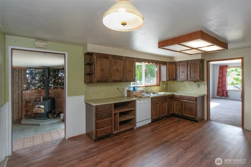Property photo for 915 W 11th St, Port Angeles photo 8