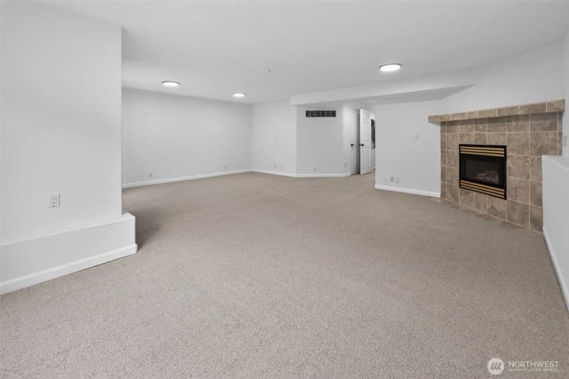 Property photo for 8033 118th Avenue Ne, Kirkland photo 24