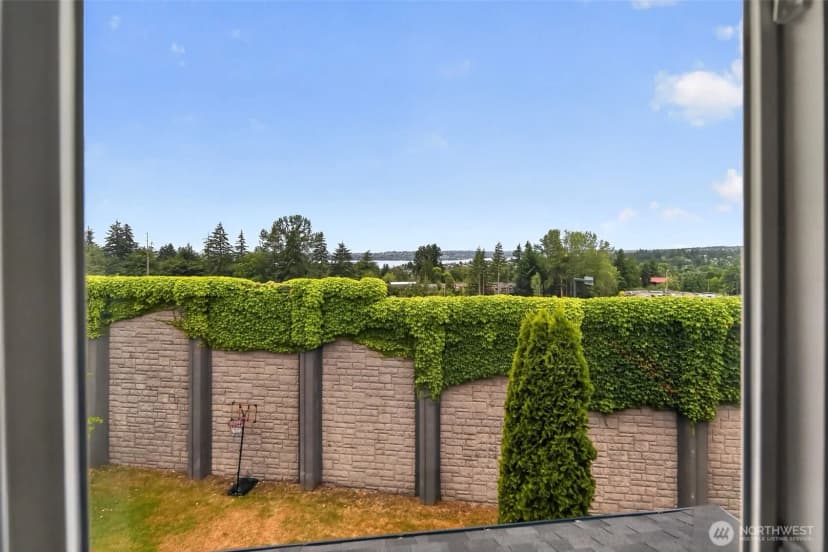Property photo for 8033 118th Avenue Ne, Kirkland photo 31