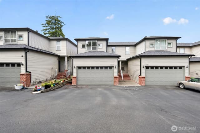 Property photo for 8033 118th Avenue Ne, Kirkland photo 3