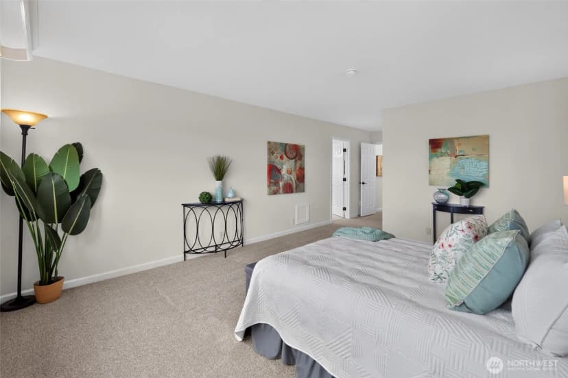 Property photo for 8033 118th Avenue Ne, Kirkland photo 17