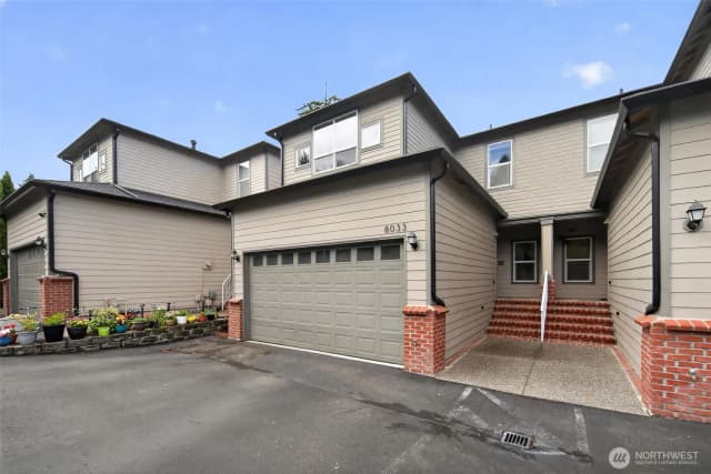 Property photo for 8033 118th Avenue Ne, Kirkland photo 2