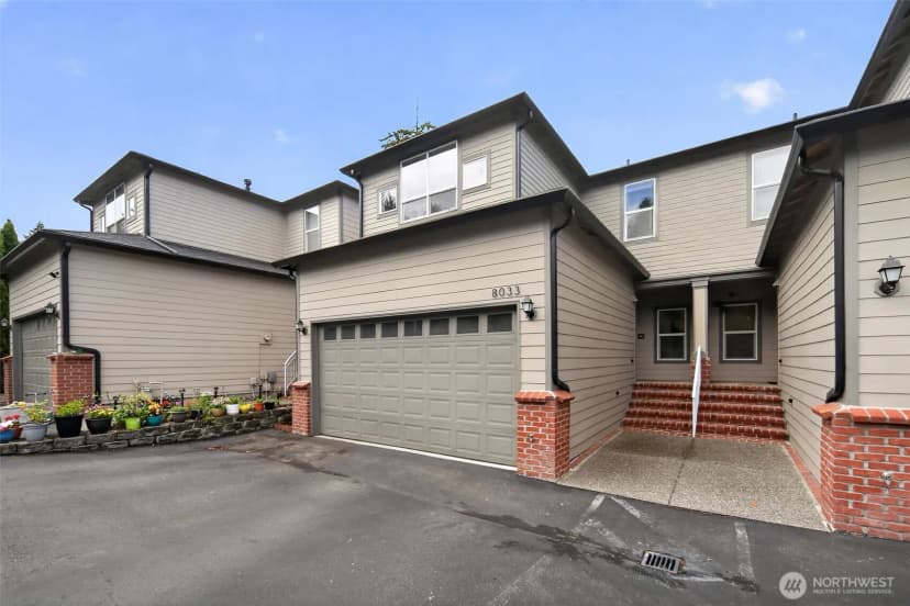 Property photo for 8033 118th Avenue Ne, Kirkland photo 2