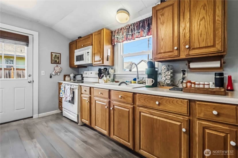 Property photo for 336 Sw 3rd Avenue, Castle Rock photo 19