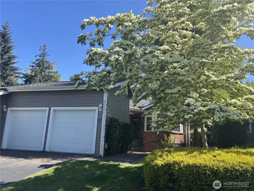 Property photo for 24311 Se 41st Place #10, Sammamish photo 2