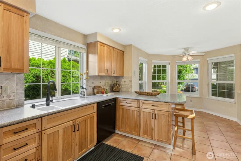 Property photo for 24311 Se 41st Place #10, Sammamish photo 16