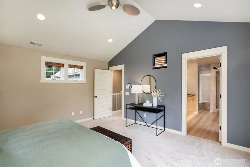 Property photo for 11034 Phinney Avenue N, Seattle photo 14
