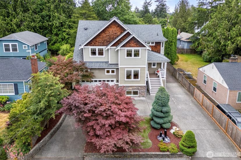 Property photo for 11034 Phinney Avenue N, Seattle photo 35