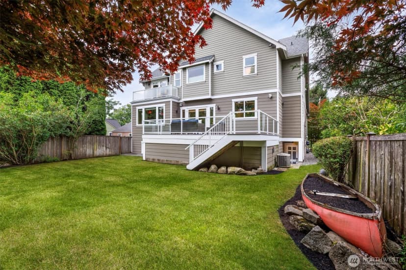Property photo for 11034 Phinney Avenue N, Seattle photo 32