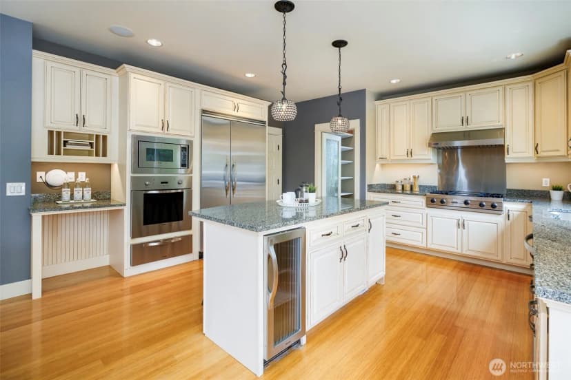 Property photo for 11034 Phinney Avenue N, Seattle photo 9