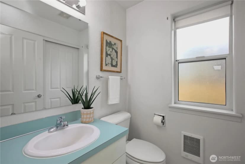 Property photo for 3531 Forest Drive Ne, Bremerton photo 19