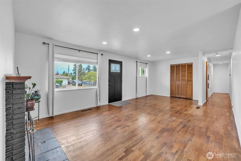 Property photo for 9101 Tacoma Avenue S, Tacoma photo 12