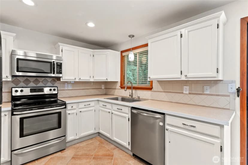 Property photo for 21508 122nd Street Court E, Bonney Lake photo 9