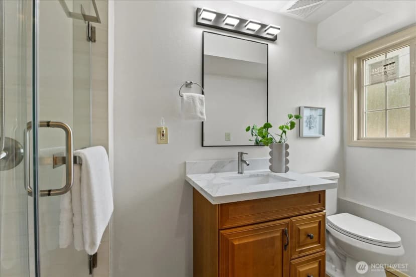 Property photo for 1704 154th Avenue Se, Bellevue photo 22