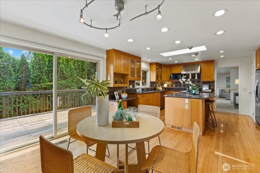 Property photo for 1704 154th Avenue Se, Bellevue photo 15