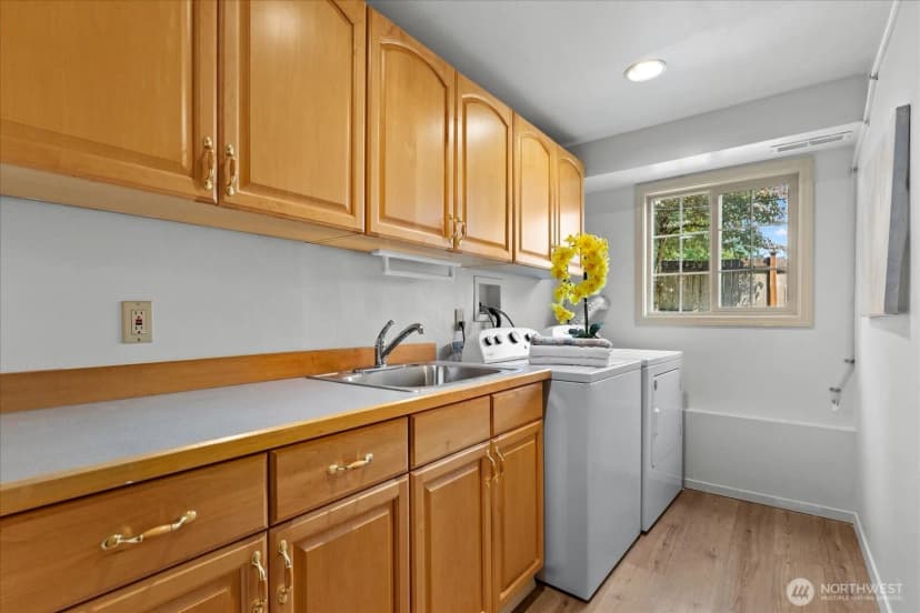 Property photo for 1704 154th Avenue Se, Bellevue photo 24