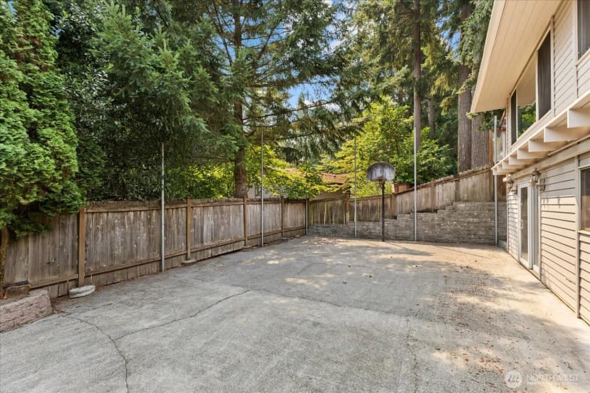 Property photo for 1704 154th Avenue Se, Bellevue photo 31