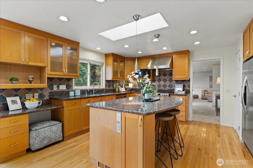 Property photo for 1704 154th Avenue Se, Bellevue photo 14