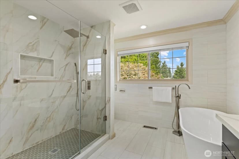 Property photo for 1704 154th Avenue Se, Bellevue photo 10