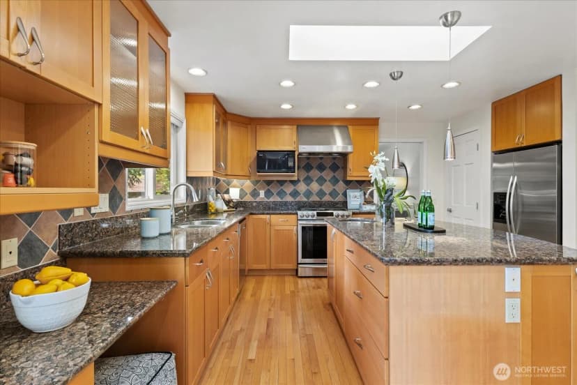 Property photo for 1704 154th Avenue Se, Bellevue photo 16