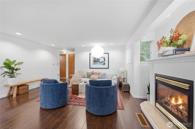 Property photo for 9231 26th Avenue Sw, Seattle photo 5