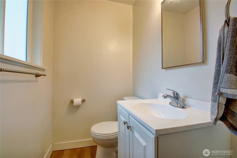 Property photo for 21 Sw 8th Avenue, Oak Harbor photo 10