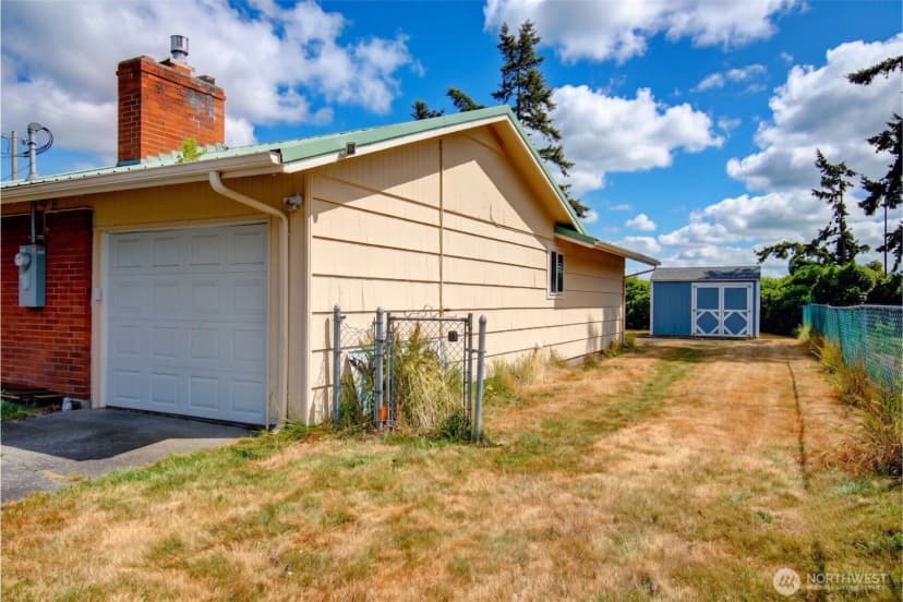 Property photo for 21 Sw 8th Avenue, Oak Harbor photo 23