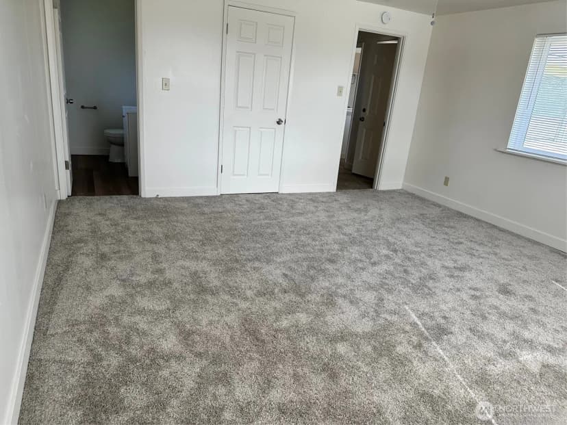 Property photo for 21 Sw 8th Avenue, Oak Harbor photo 9