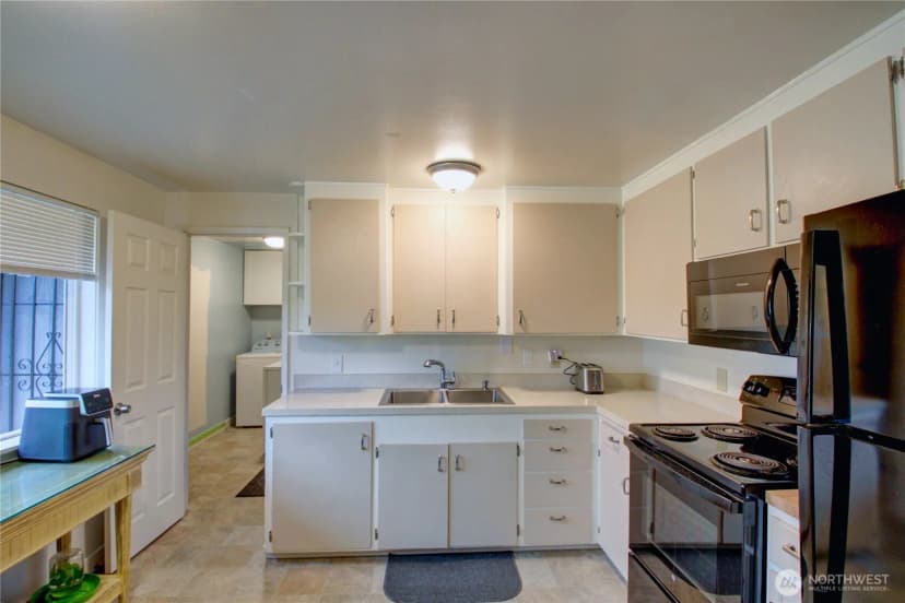 Property photo for 21 Sw 8th Avenue, Oak Harbor photo 11