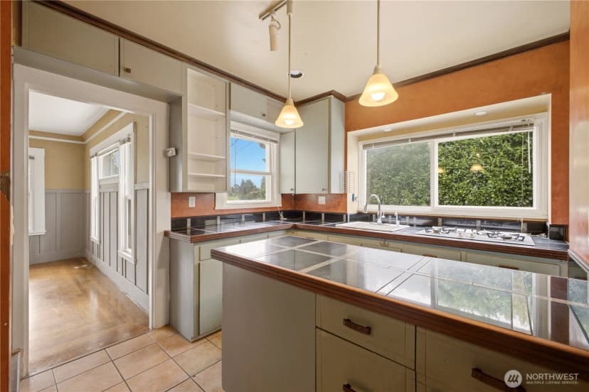 Property photo for 10115 15th Avenue S, Seattle photo 12