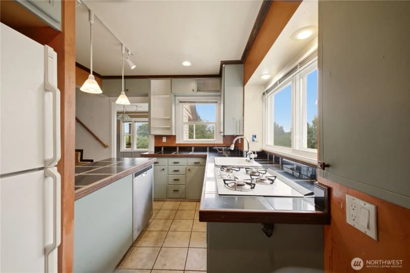 Property photo for 10115 15th Avenue S, Seattle photo 13