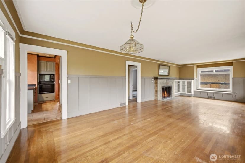 Property photo for 10115 15th Avenue S, Seattle photo 10