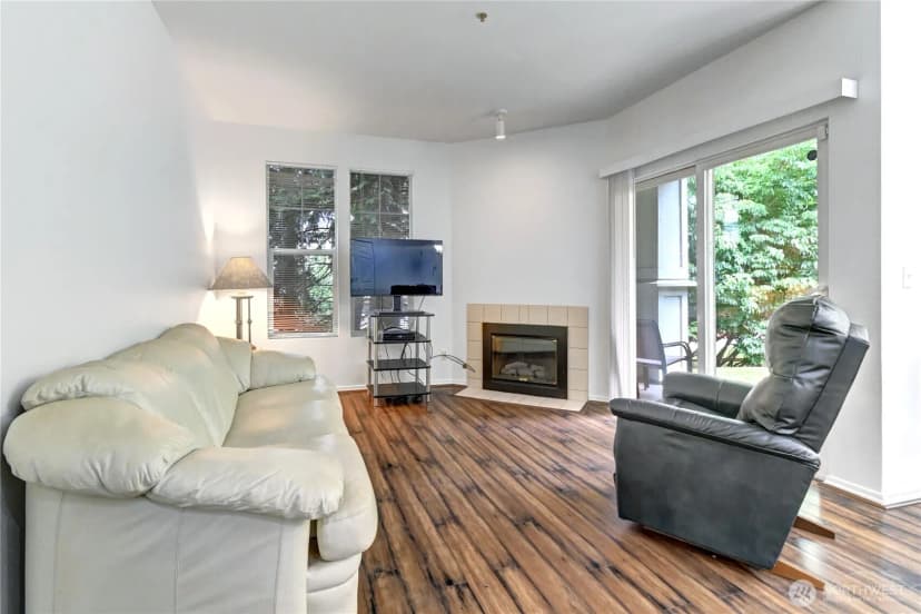 Property photo for 2174 Newport Way Nw #4-6, Issaquah photo 8