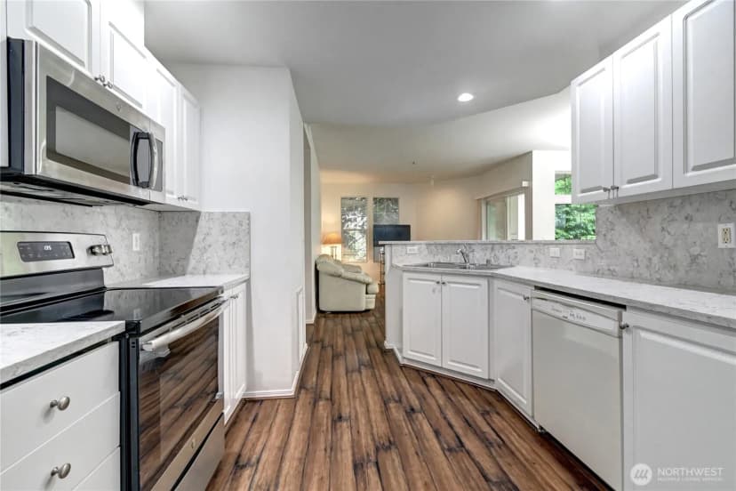 Property photo for 2174 Newport Way Nw #4-6, Issaquah photo 3