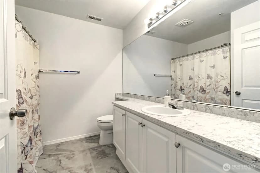 Property photo for 2174 Newport Way Nw #4-6, Issaquah photo 9