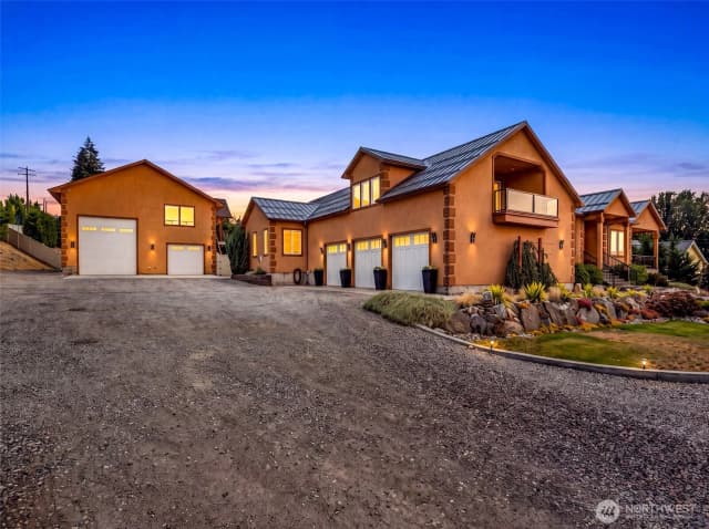 Property photo for 262 42nd Court Nw, East Wenatchee photo 4