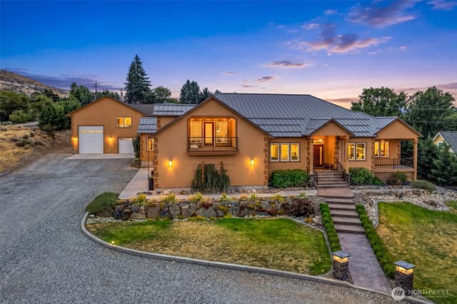 Property photo for 262 42nd Court Nw, East Wenatchee photo 2