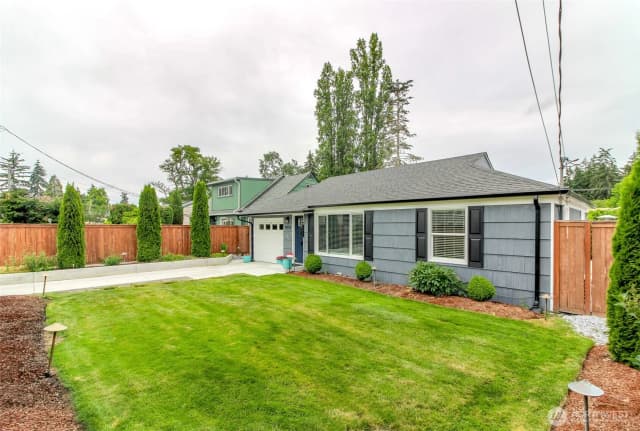 Property photo for 9610 Oak Lane Sw, Lakewood photo 3
