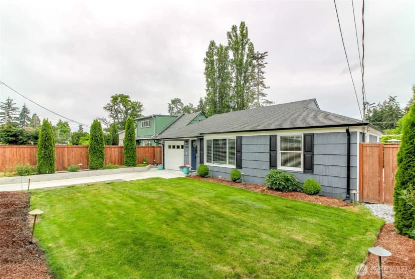 Property photo for 9610 Oak Lane Sw, Lakewood photo 3