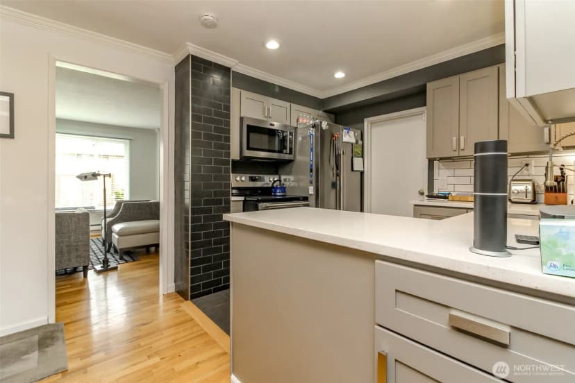 Property photo for 9610 Oak Lane Sw, Lakewood photo 12