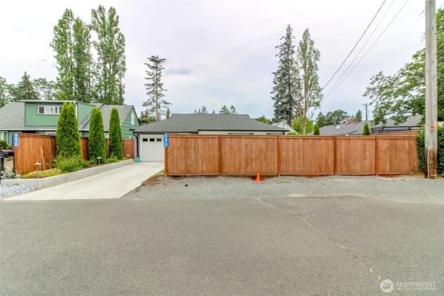 Property photo for 9610 Oak Lane Sw, Lakewood photo 5