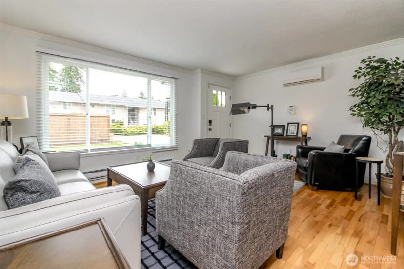 Property photo for 9610 Oak Lane Sw, Lakewood photo 11