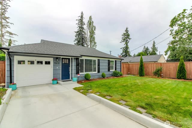 Property photo for 9610 Oak Lane Sw, Lakewood