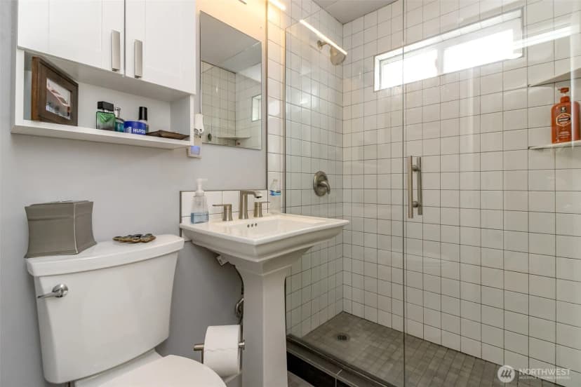 Property photo for 9610 Oak Lane Sw, Lakewood photo 16