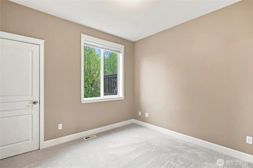Property photo for 129 Birch Street, Fircrest photo 9